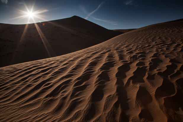 Imperial Sand Dunes (a.k.a., Glamis Dunes or Algodones Dunes) in the southern California desert